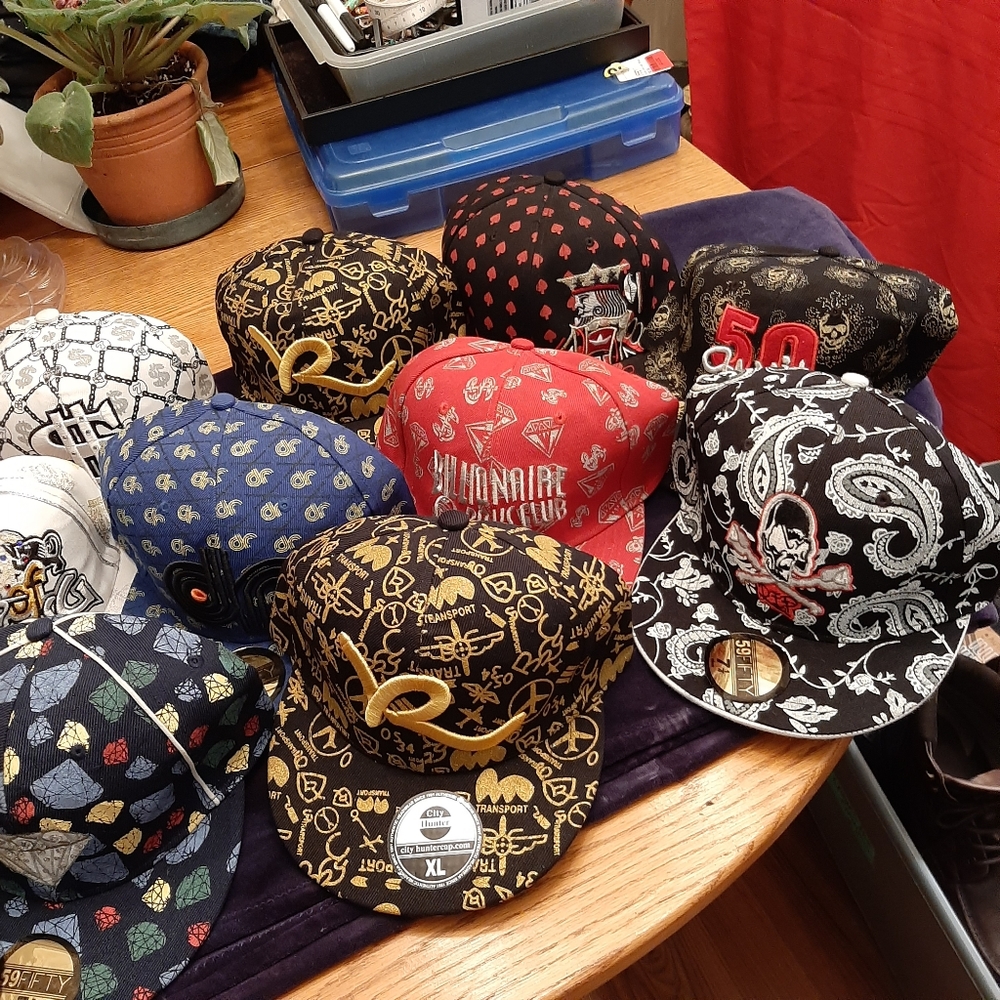 Man's cap - Picture 8 of 11